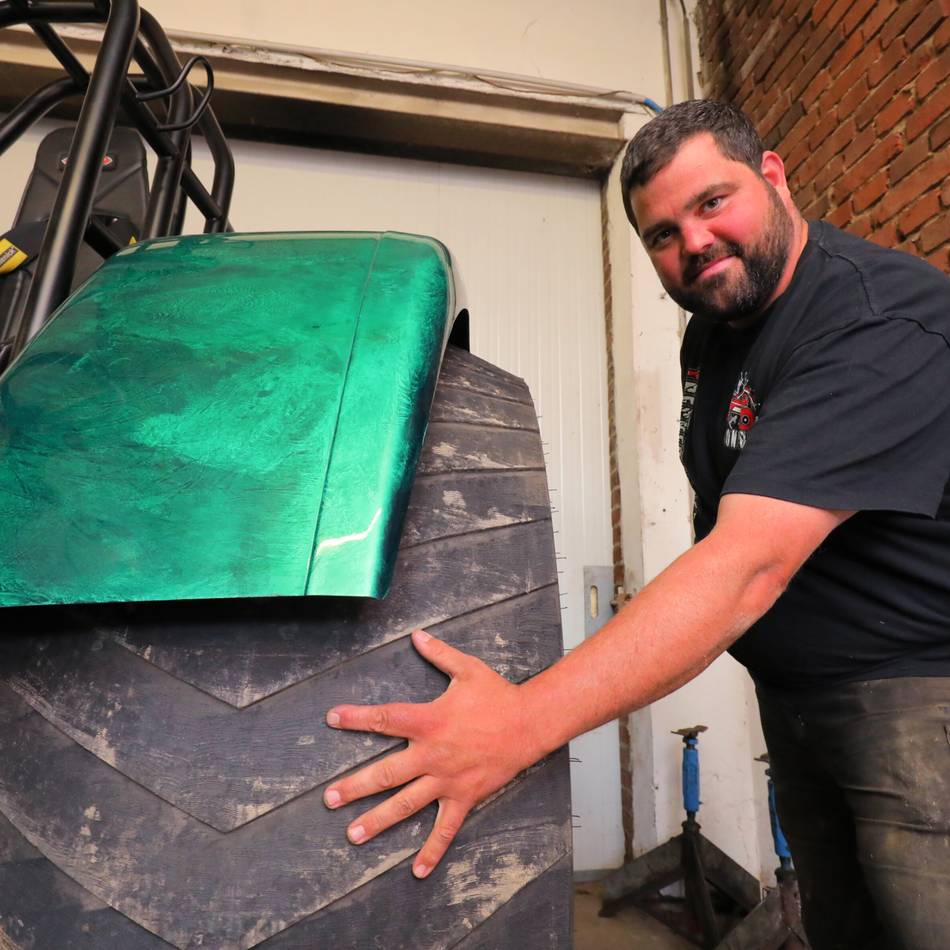 Traktor-Pulling in Sonsbeck startet durch: Grüner Giftzwerg will ungebremst an die Spitze