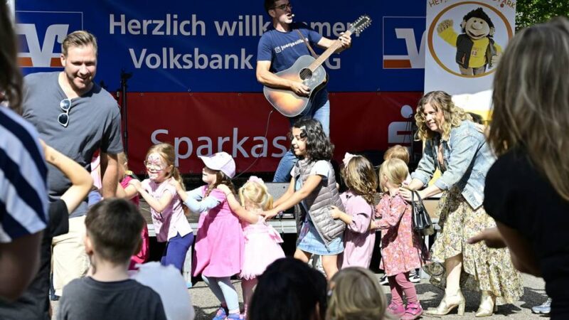 Feier unter freiem Himmel in Korschenbroich: Gewerbekreis Kleinenbroich lädt zum Spätsommerfest