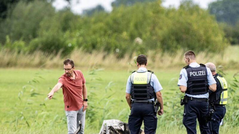 Flugzeugabsturz bei Kranenburg: Luftsportverein Goch nimmt nach Tragödie Abschied von zwei Piloten