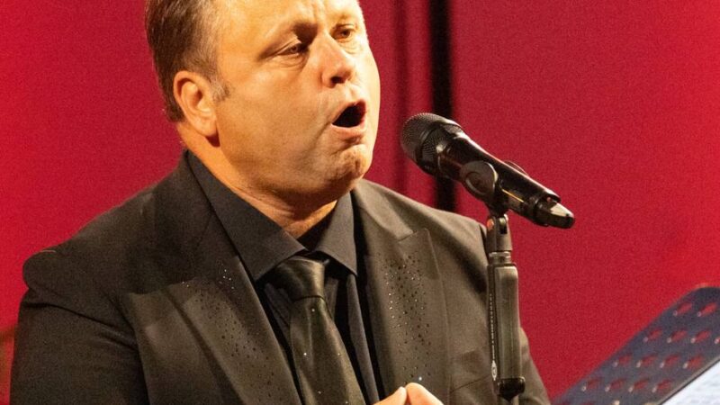 Magie zwischen Bühne und Publikum: So war das Konzert von Paul Potts in Krefeld