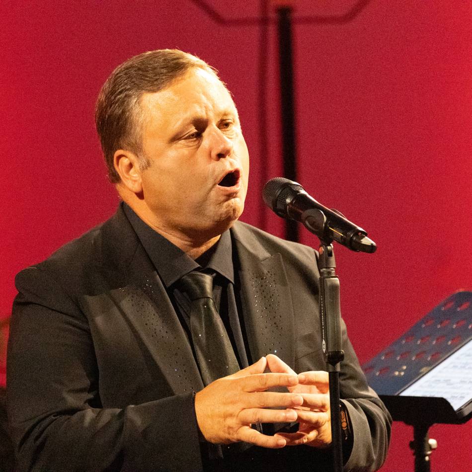 Magie zwischen Bühne und Publikum: So war das Konzert von Paul Potts in Krefeld