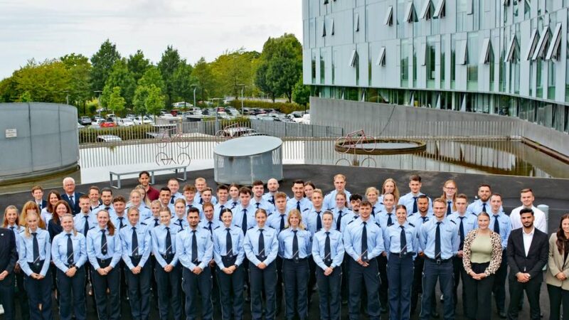 Frische Kräfte für die Kreispolizei Mettmann: Nach dem Diensteid ging es auf die erste Schicht