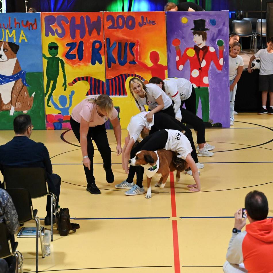 Festakt zum Jubiläum der Realschule Hückeswagen: Bildung eröffnet Chancen – seit 200 Jahren