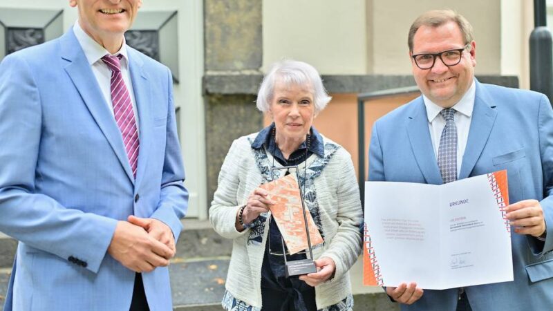 Ehrung in Krefeld: Ein ganzes Leben im Dienste der Kinder