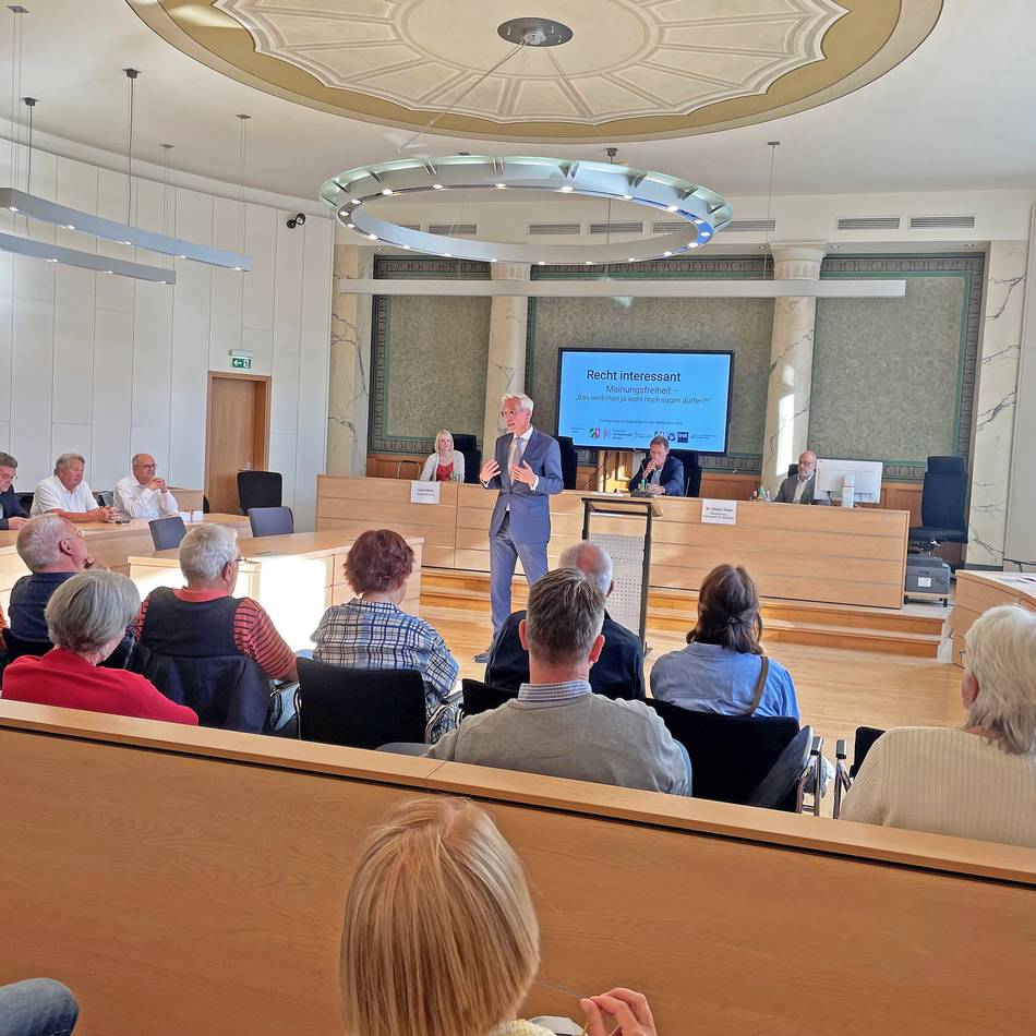 Vortragsreihe „Recht interessant“ in Krefeld: Experten informieren zum Thema Vereinsrecht
