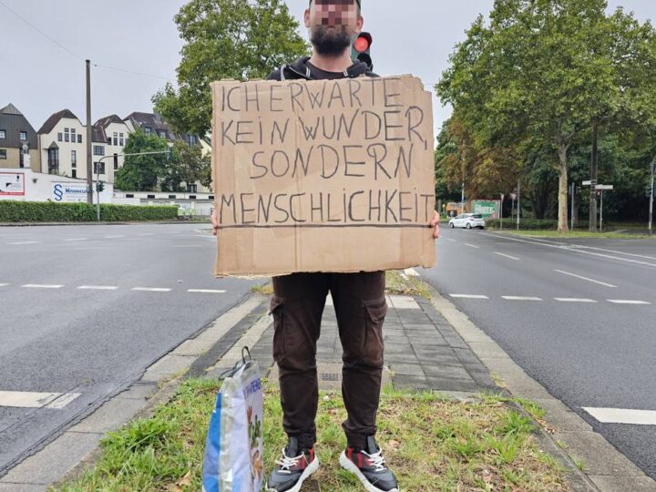 Obdachloser an Kreuzung in Hilden gestrandet: „Ich bin ohne Drogen, ohne Arbeit“