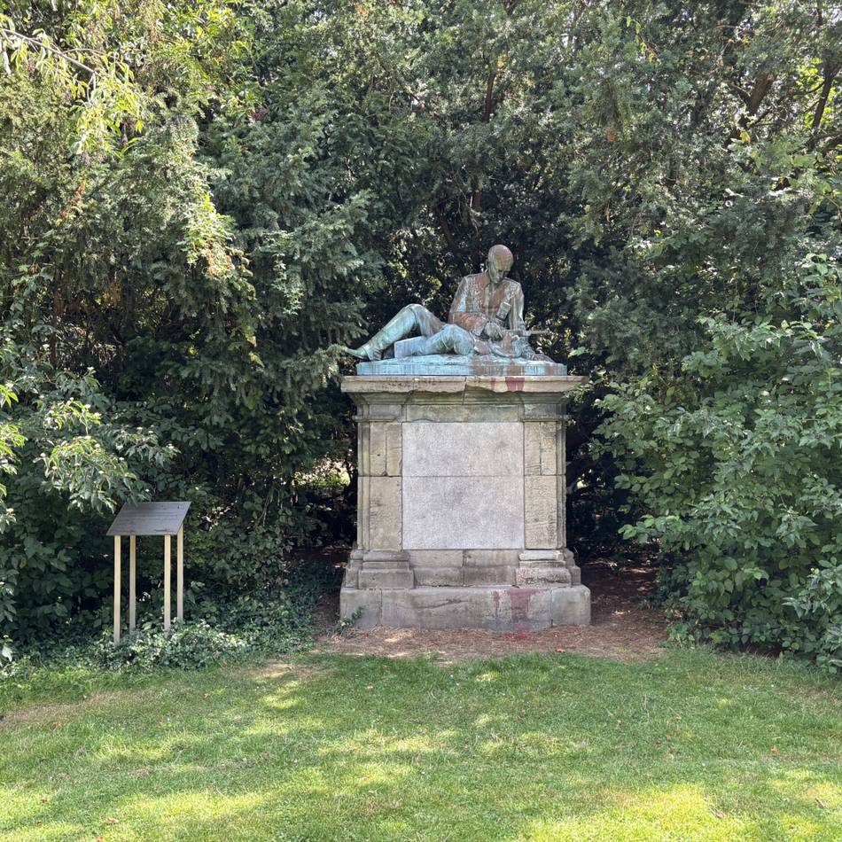 In der Zentralbibliothek Düsseldorf: Historiker laden zur Diskussion über Kolonialdenkmal ein