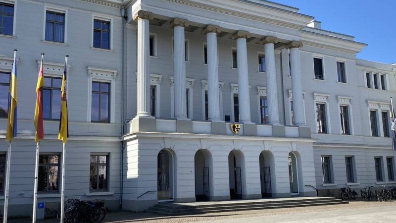 Nach mehreren Zwischenfällen: Zugang zu OB-Büro im Krefelder Rathaus wird extra gesichert