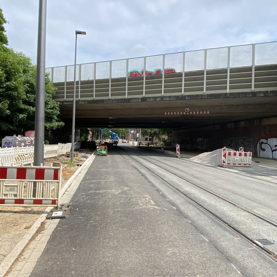 Ausbau der Infrastruktur in Krefeld: Minister übergibt Förderbescheid für 15 Millionen Euro an SWK