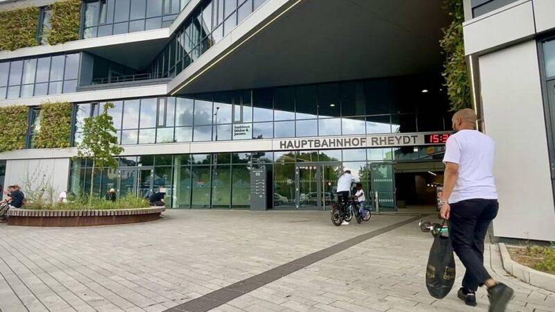 Bestandsaufnahme nach zwölf Monaten: Warum „Max Mustermann“ im Rheydter Hauptbahnhof wohnt