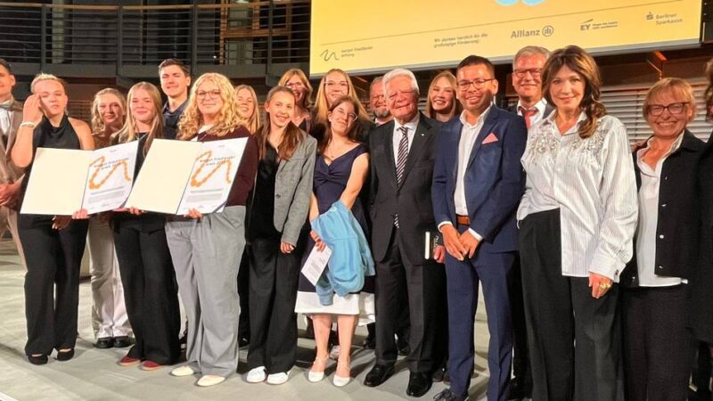 Besondere Ehrung für Geschichtswerkstatt Korschenbroich: Margot Friedländer Stiftung zeichnet Realschule und Gymnasium aus