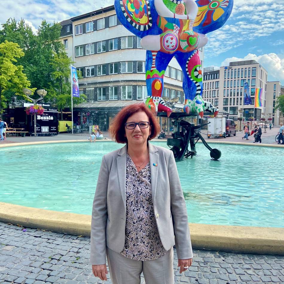 Sylvia Linn (CDU) will Duisburgs Stadtoberhaupt werden: Hat der Oberbürgermeister seinen Laden nicht im Griff, Frau Linn?
