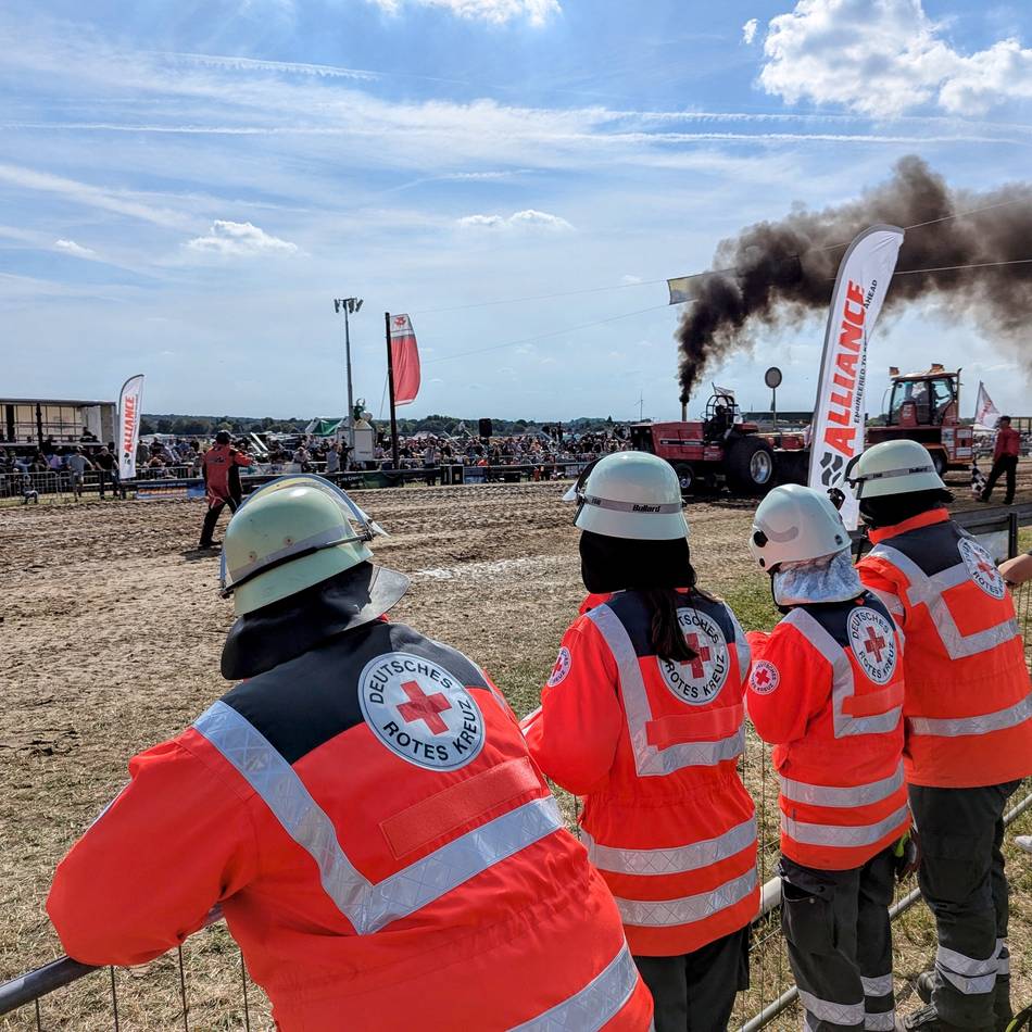 Sanitätskräfte stehen bereit: DRK sichert Tractor Pulling in Sonsbeck ab