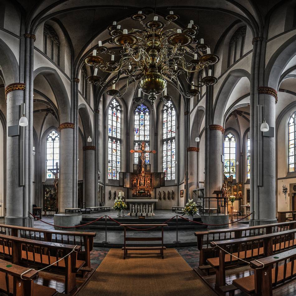 Licht-Blicke: Fensterführung in der Klever Stiftskirche
