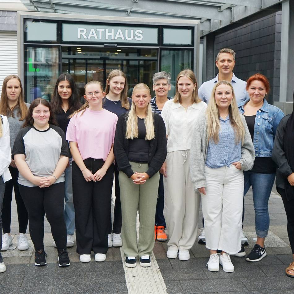 Ausbildung im August gestartet: Stadtverwaltung begrüßt 17 neue Nachwuchskräfte