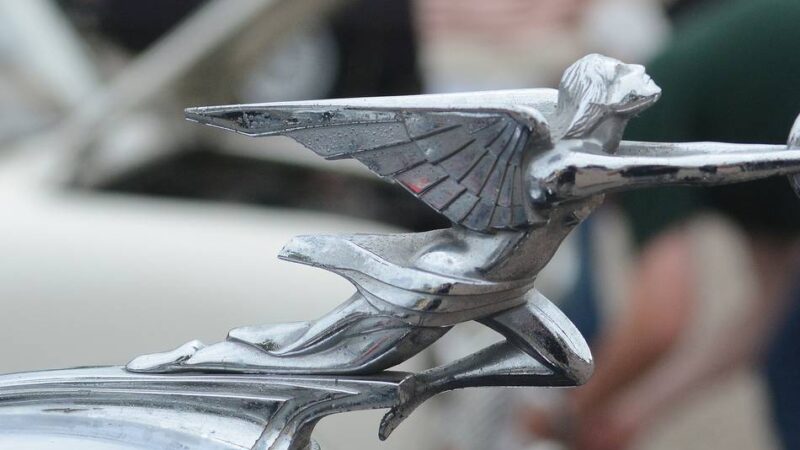 „Kul-Tour“ des Neusser Motorsport Club: Oldtimer-Rundfahrt startet in Neuss