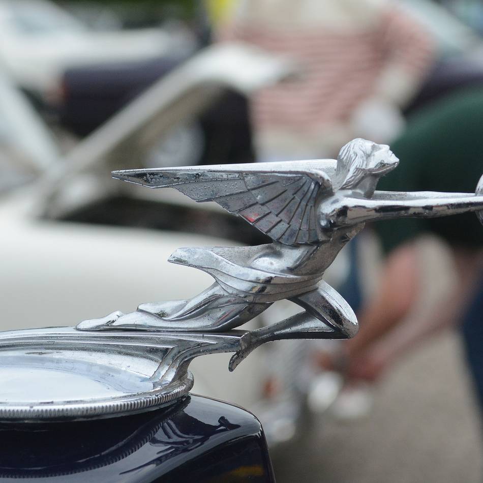 „Kul-Tour“ des Neusser Motorsport Club: Oldtimer-Rundfahrt startet in Neuss