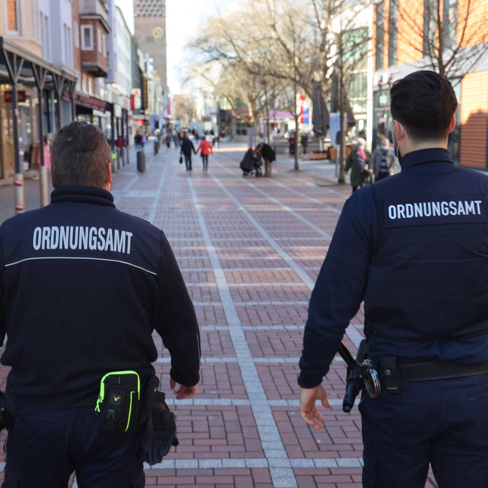 Fußgänger und Radler schützen: Stadt startet Aktionswoche gegen Falschparker