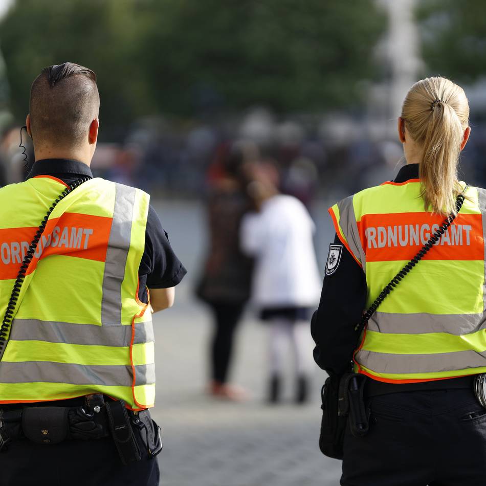 Nach verbalen Auseinandersetzungen: Ordnungsamt zeigt Präsenz auf dem Wochenmarkt in Alpen