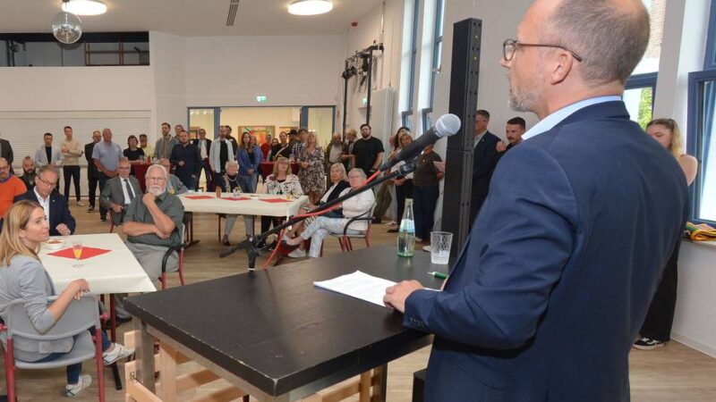 Neusser Jugendzentrum „Kontakt Erfttal“ feiert endlich Neueröffnung: „Es war eine Zumutung für die Kinder“