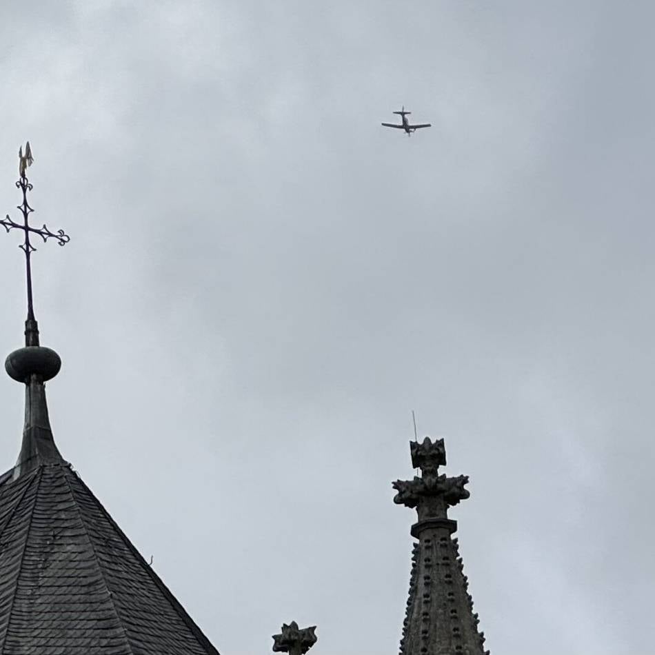 Übungsflüge für Bodentruppen: Flugzeuge kreisen längere Zeit über Xanten