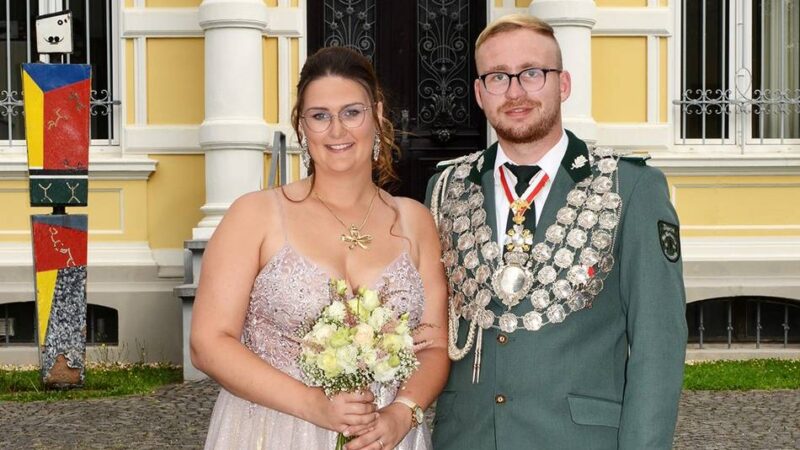 Brauchtum in Grevenbroich: Von Fackelzug bis Krönungsball – Programm fürs große Schützenfest