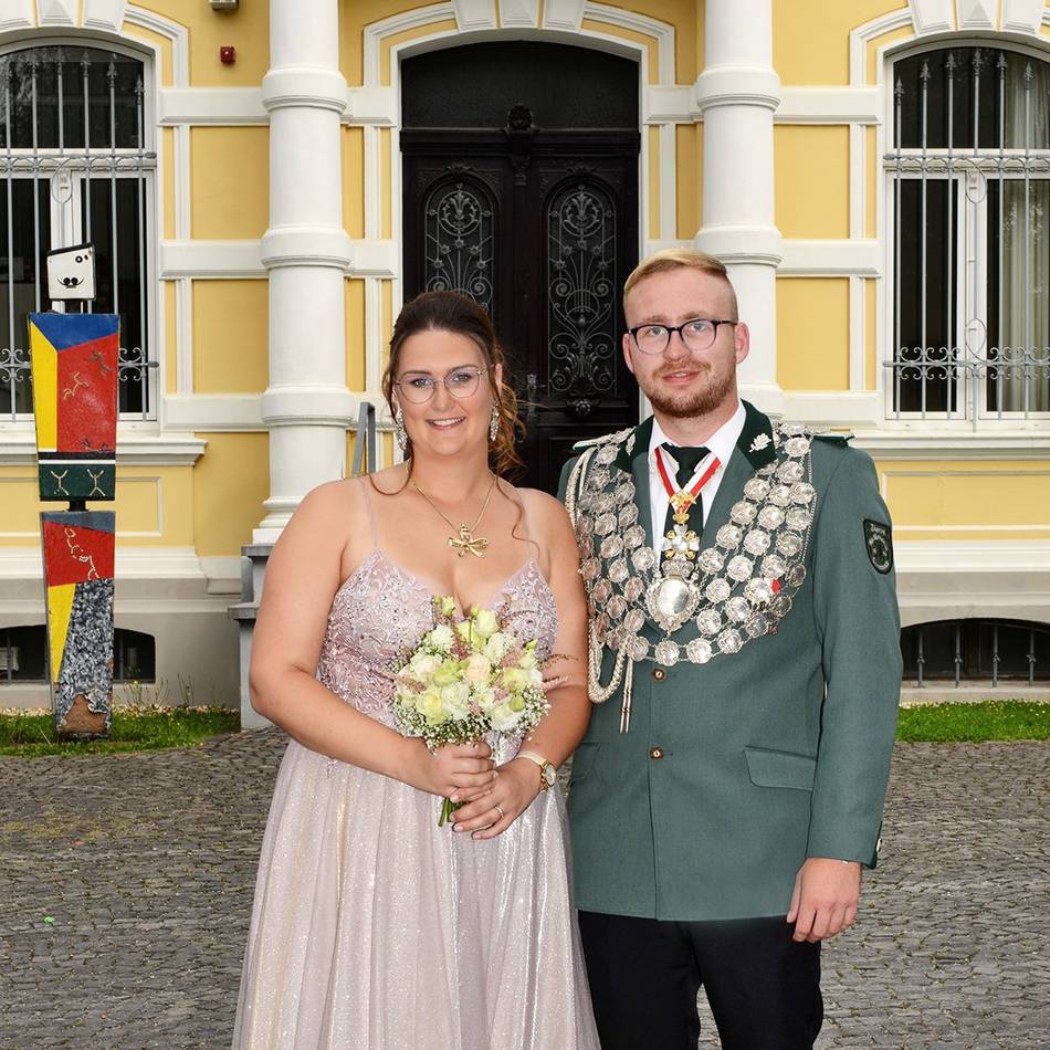 Brauchtum in Grevenbroich: Von Fackelzug bis Krönungsball – Programm fürs große Schützenfest