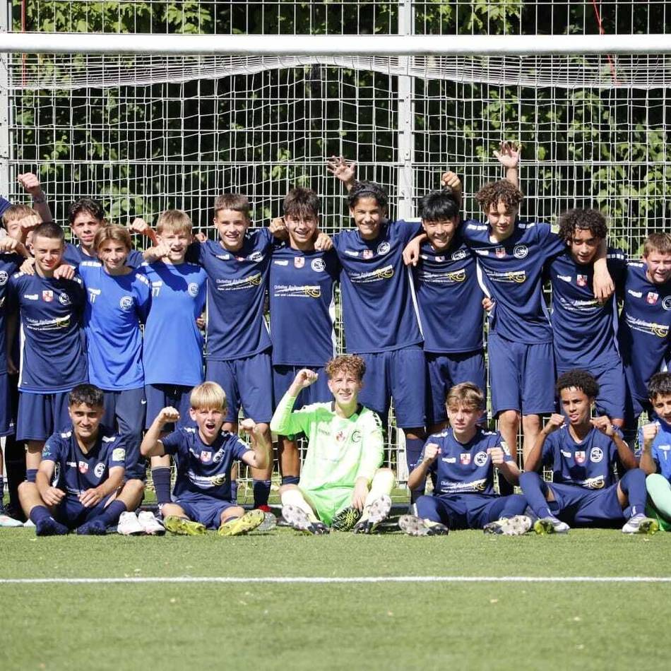 In der Regionalliga, Staffel 2: Ratinger C-Junioren feiern ihren Auftaktsieg in Hennef ausgiebig