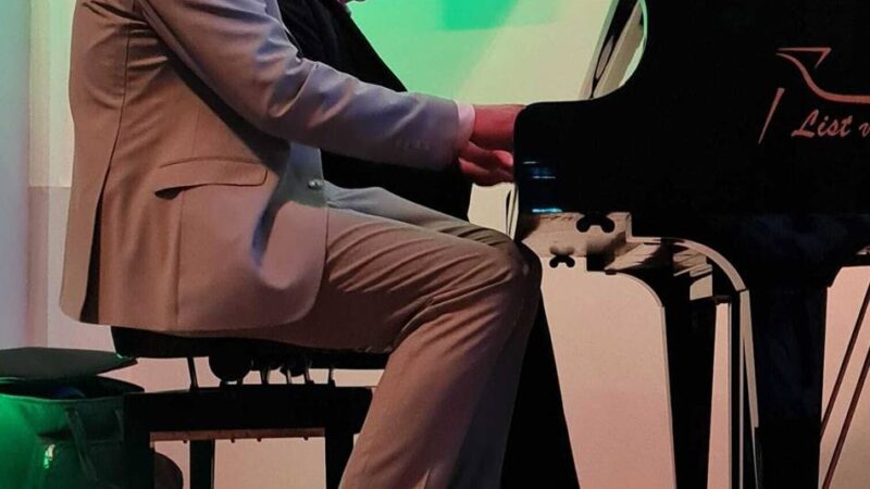 „Boogie Night“ in Moers: Ein Abend voller Gute-Laune-Musik