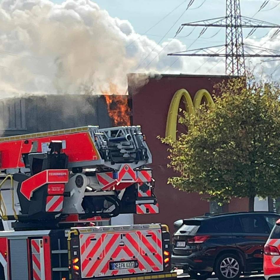 Schnellrestaurant in Kaarst: Feuerwehr im Einsatz – Brand bei McDonald’s