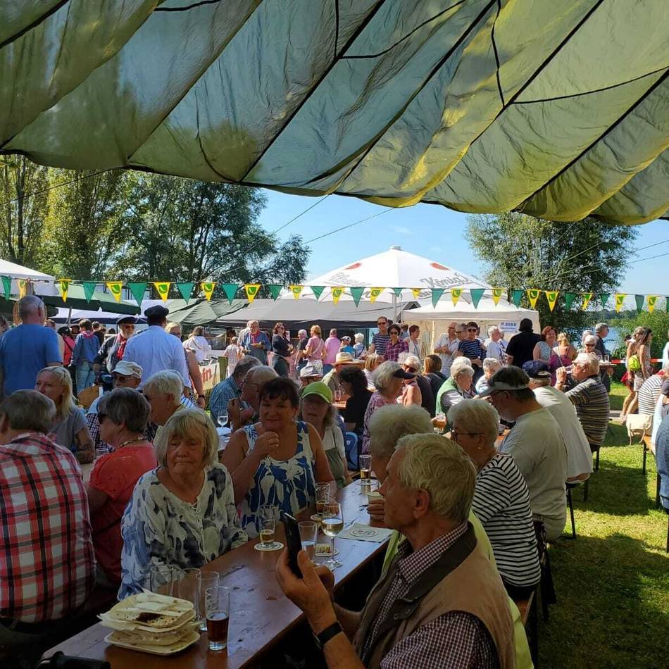 Überblick übers Programm: Lüttingen feiert an der Xantener Südsee das 25. Fischerhüttenfest