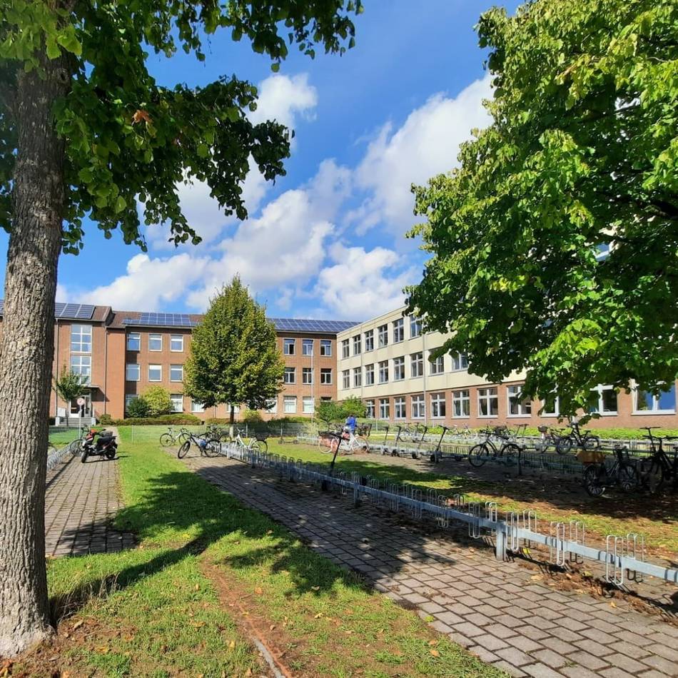 Diskussion vor der Kommunalwahl: Zieht das Andreas-Vesalius-Gymnasium in Wesel bald um?