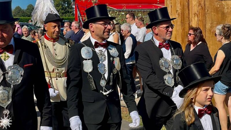 Heimat- und Schützenfest der St.-Maria-Lichtmess-Bruderschaft: Eine ganze Sektion feiert König Georg Heitzer