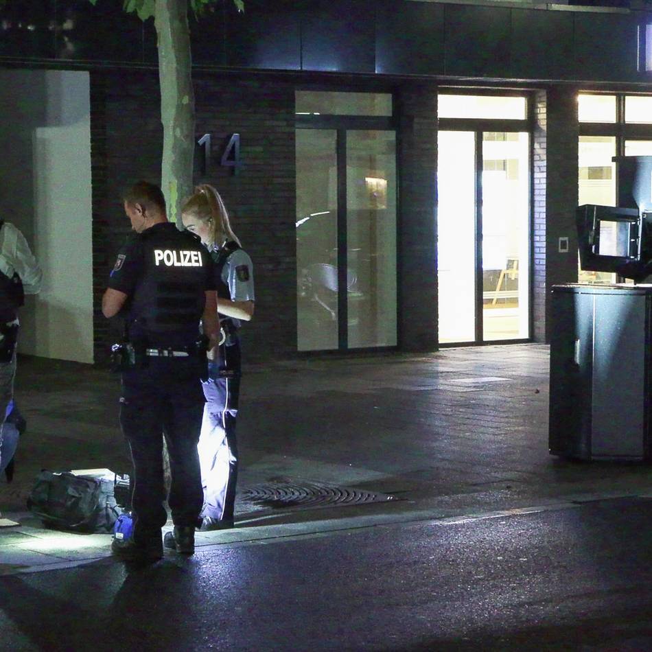 Kriminalität in Langenfeld: Mobiler Blitzer durch Feuerwerkskörper beschädigt
