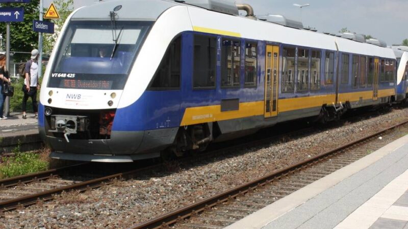 Schreiben an NRW-Verkehrsminister: Kreis Kleve fordert Halbstundentakt für den Niersexpress am Wochenende