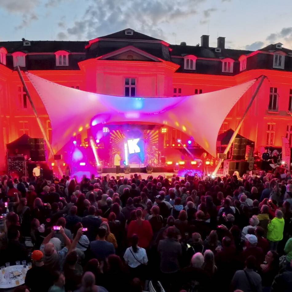 Open Air-Konzert: Kasalla rockt den Leverkusener Schlosspark