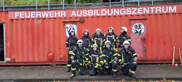 FW-OE: Atemschutzgeräteträger-Lehrgang in Kirchhundem – Teamwork und Schweiß