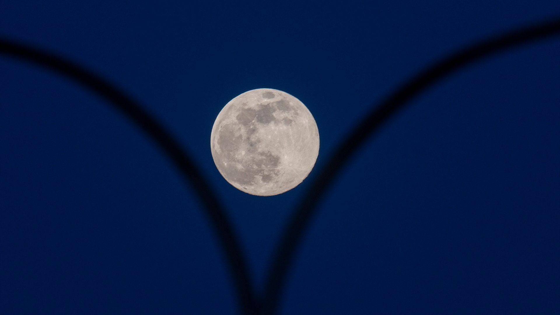 Erster Supermond des Jahres: Dicke Wolken erschweren die Sicht im Land