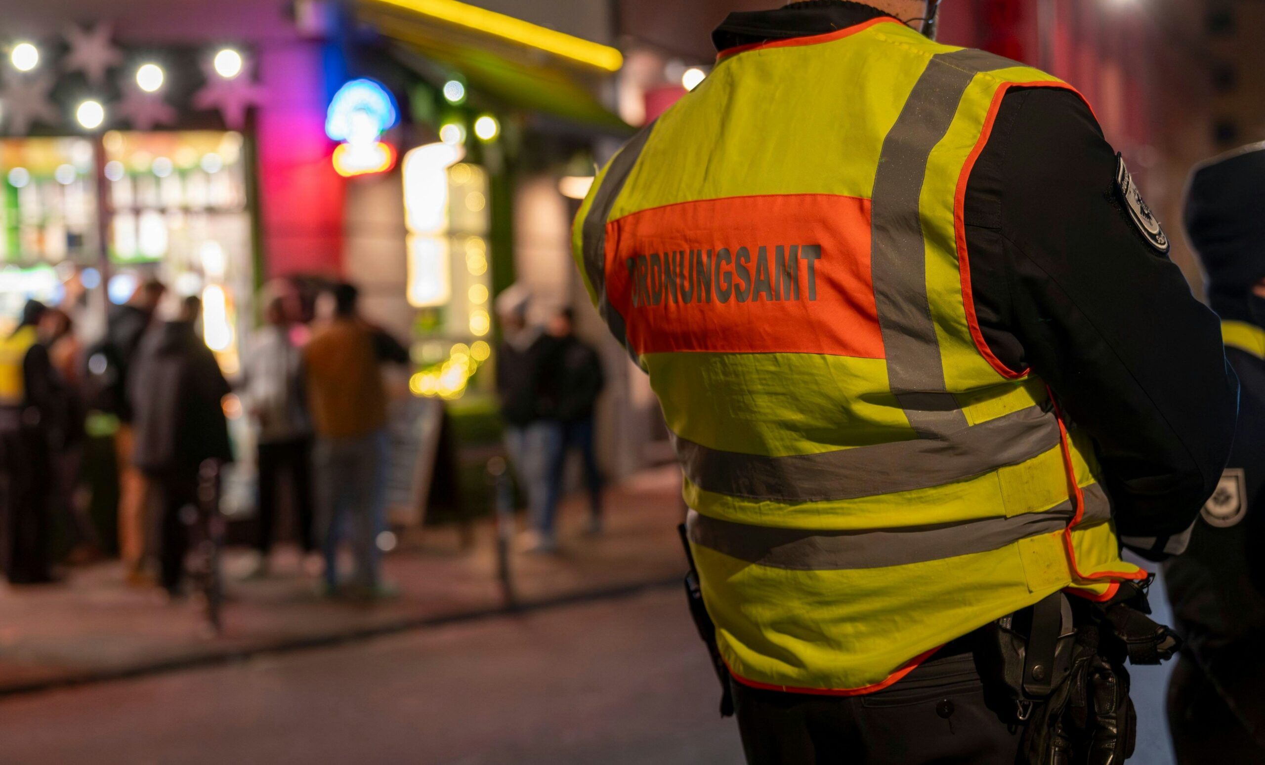 Razzia in Köln-Ehrenfeld: Testkäufer überführen Personal – Stadt und Zoll stellen Vapes und Tabak sicher