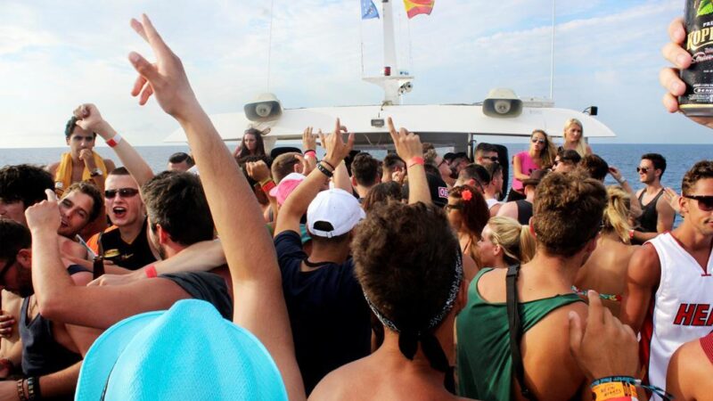 Palma plant Knallhart-Maßnahmen: Totales Verbot für Ferienwohnungen und Party-Boote