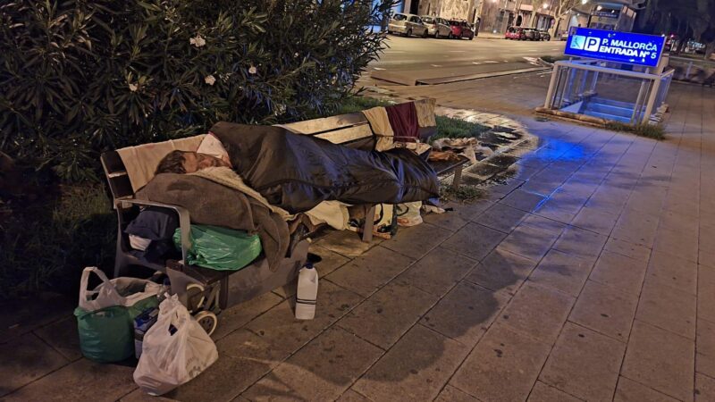 Wo Urlauber essen und shoppen: Obdachlosenquartier auf beliebter Touri-Meile von Mallorca
