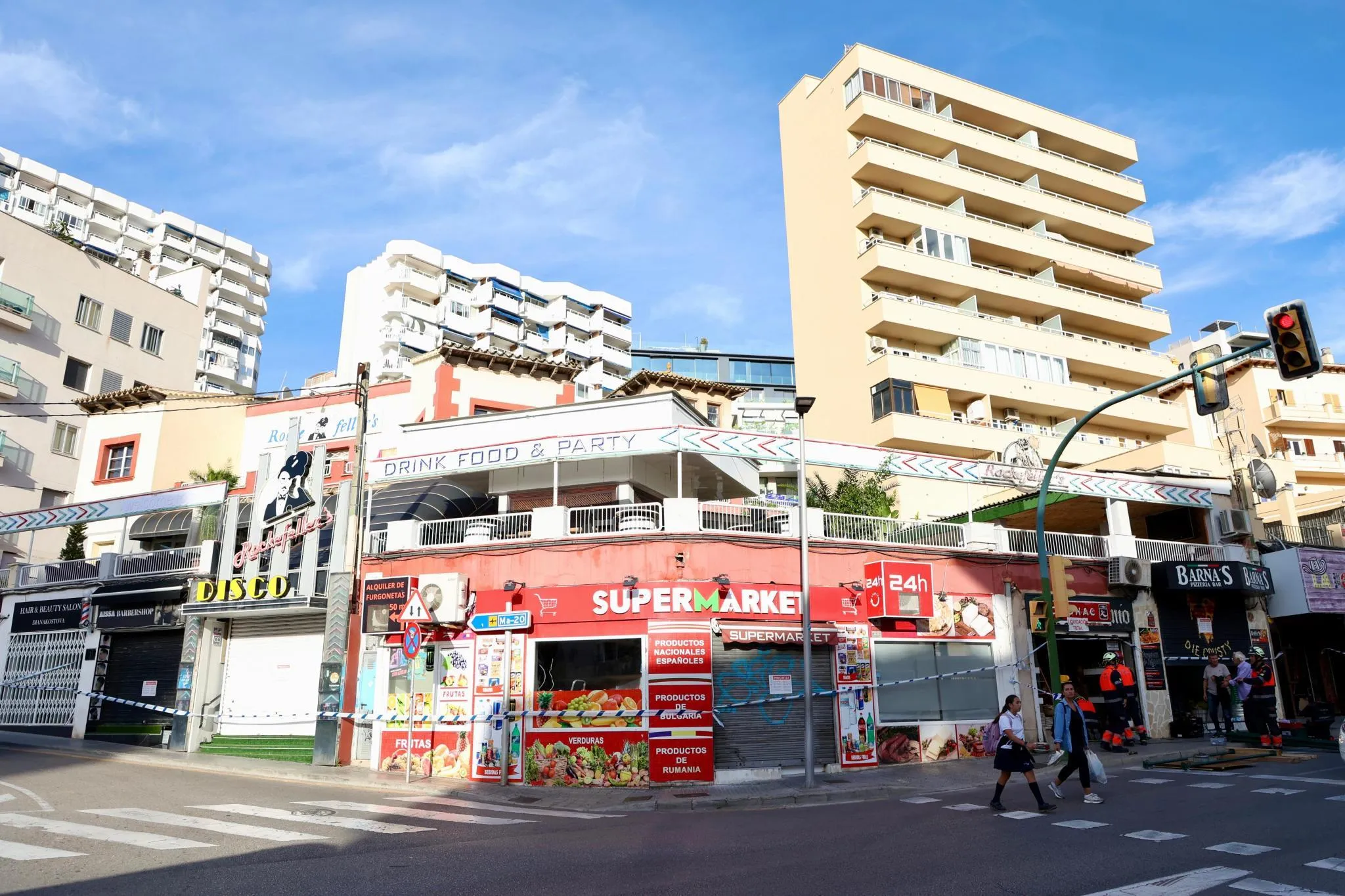 Akute Einsturzgefahr: Behörden ordnen Schließung einer Geschäftszeile in Palma an