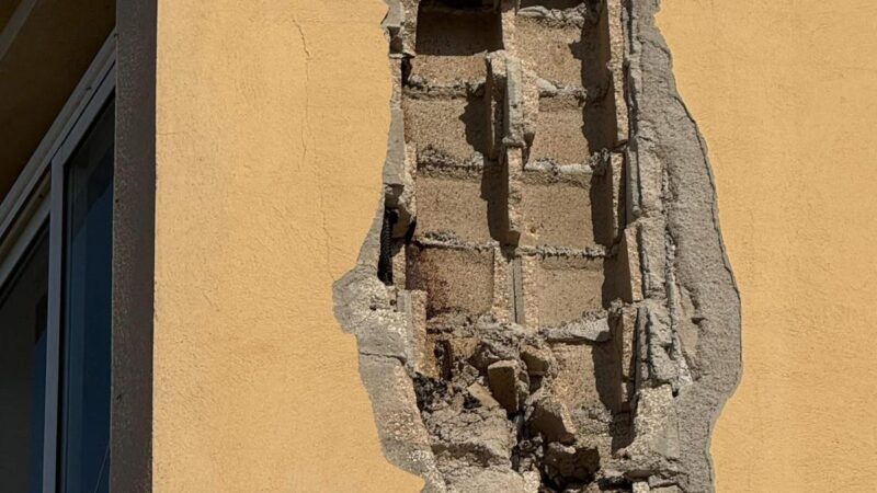 Er wollte nur ein Wespennest entfernen: Anwohner sorgt für Explosion an Mallorca-Haus