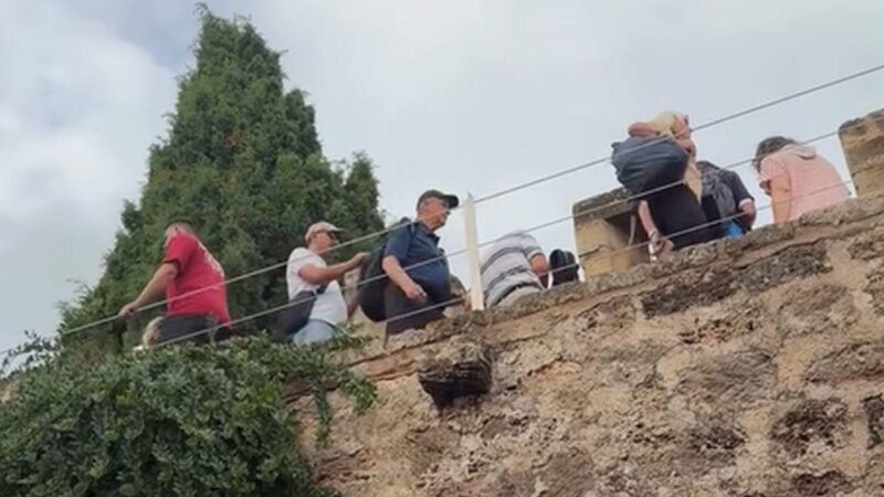 Getarnte Taschendiebe in Aktion gefilmt: So dreist werden Urlauber auf Mallorca beklaut