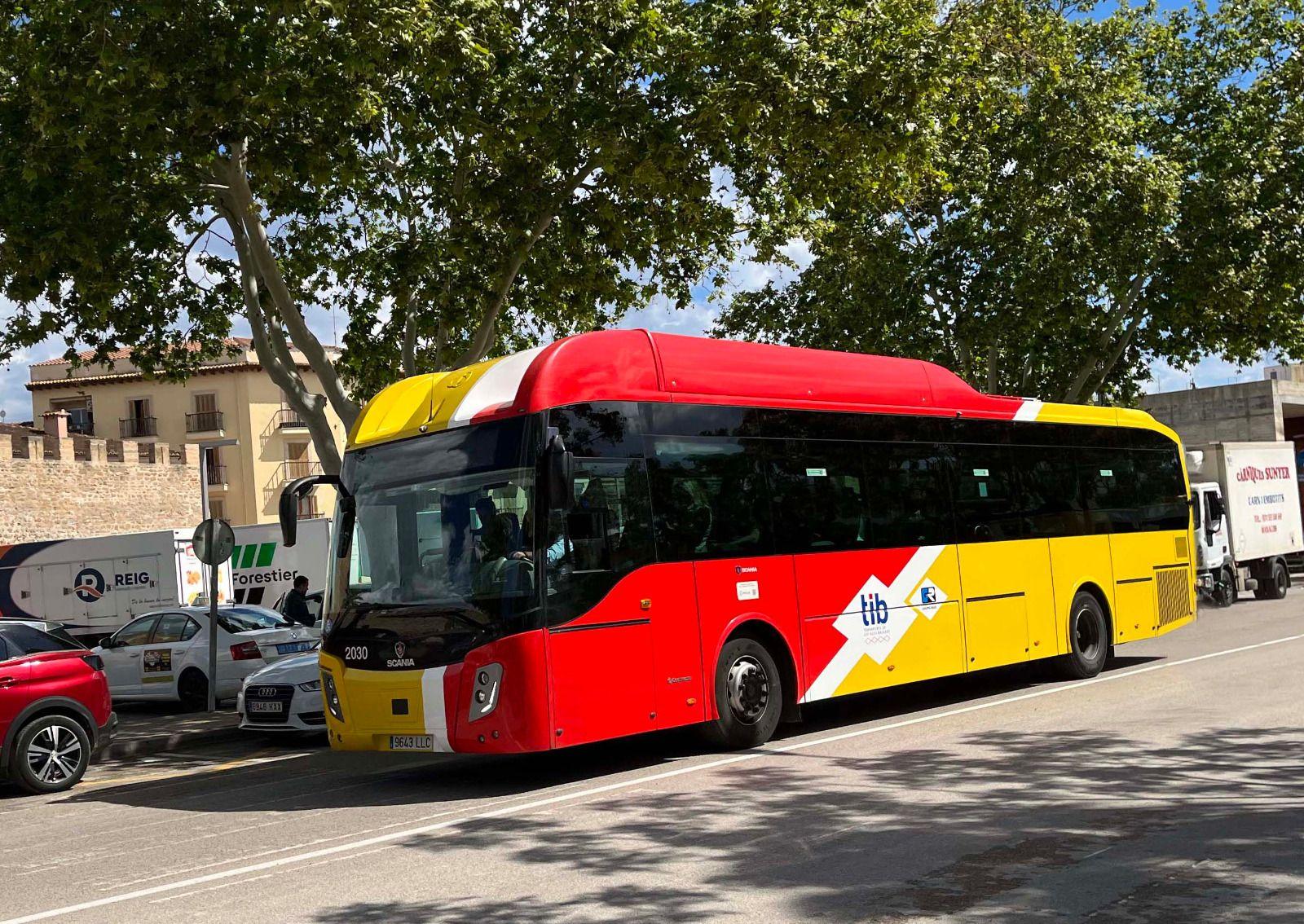 Ferkelei in Überlandbus auf Mallorca: Mann masturbiert vor aller Augen
