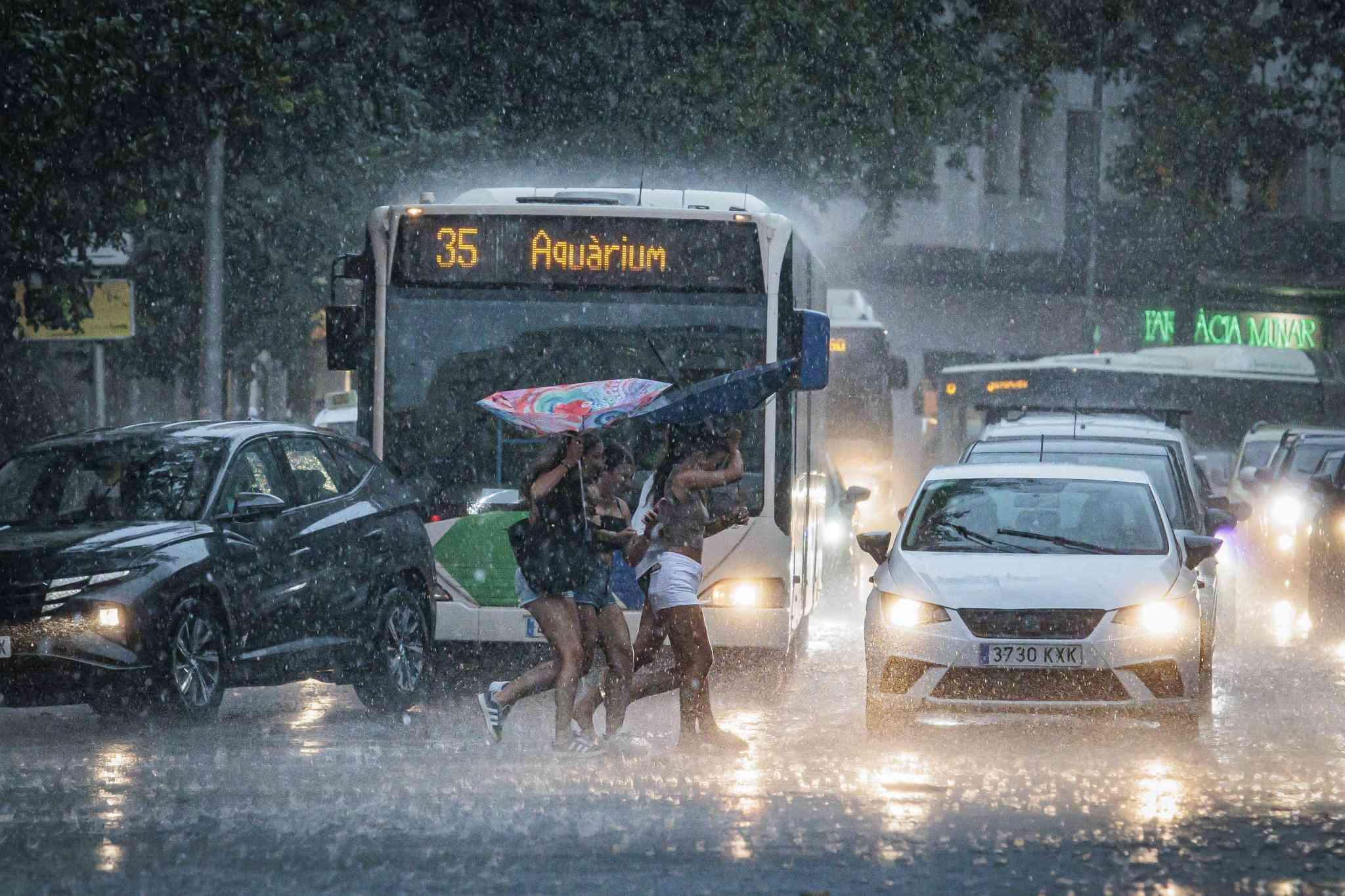 Jacken entstauben! Regengebiet nimmt Kurs auf Mallorca, Temperaturrückgang erwartet