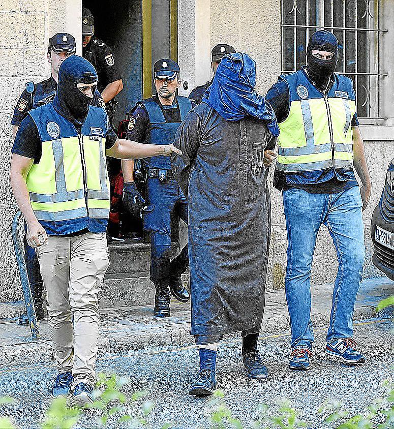 Terrorprozess in Madrid: Islamisten wollten offenbar Passanten auf Mallorca erstechen