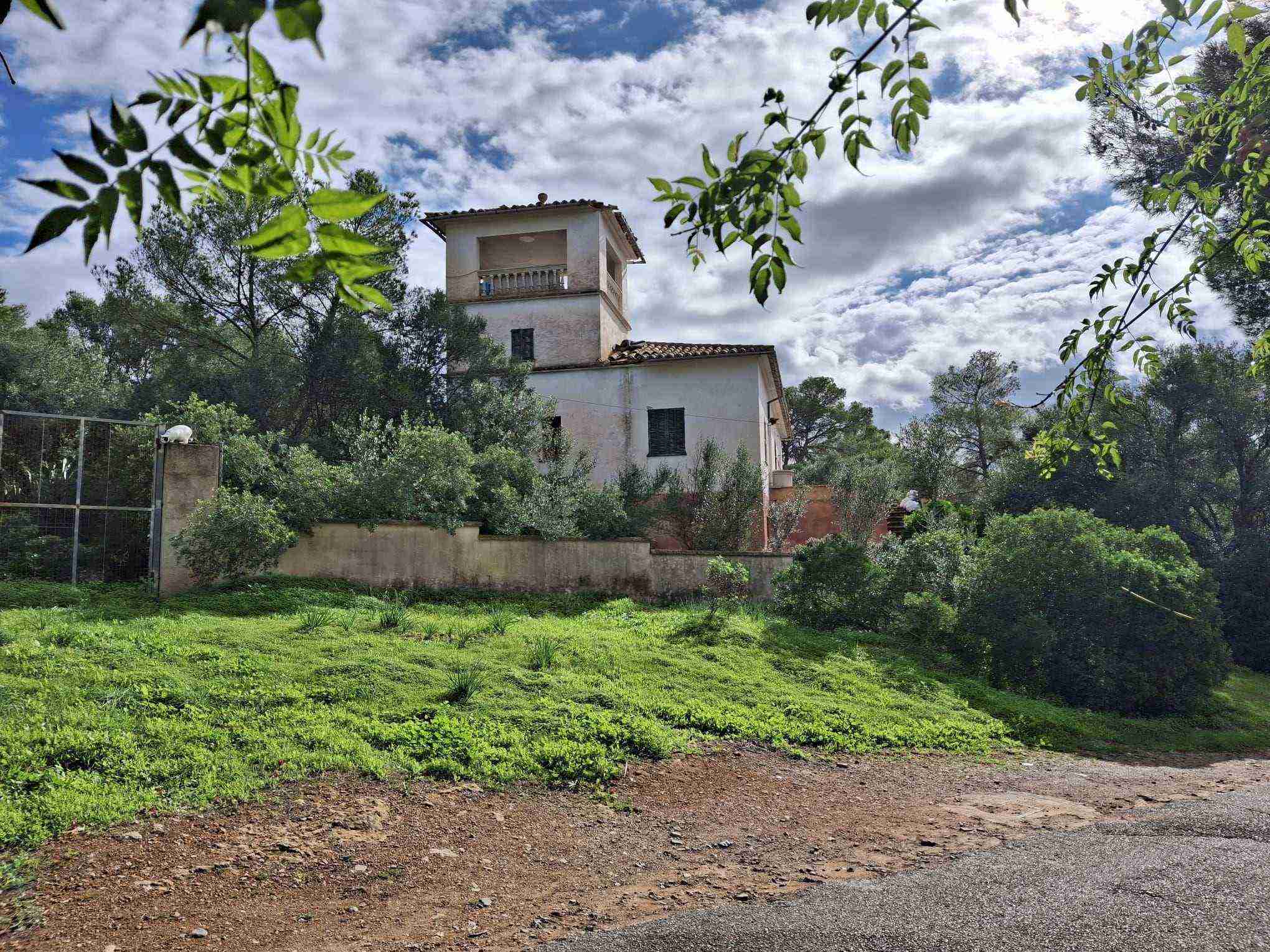 Große Villa auf Mallorca von mutmaßlichen Drogenkriminellen besetzt