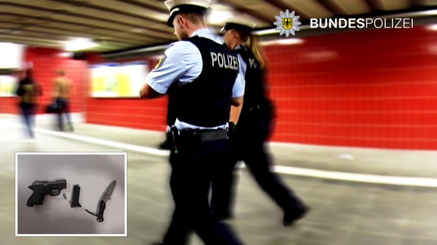 Bundespolizeidirektion München: Schreckschusswaffe und Einhandmesser / Bundespolizei stellt Bewaffneten am Ostbahnhof