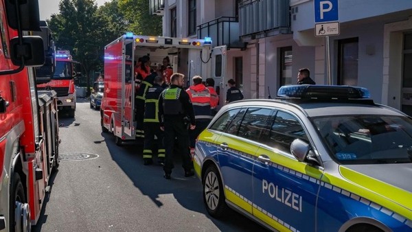 Tödliches Unglück in Wandsbek: Frau in Tiefgarage von Pkw eingeklemmt